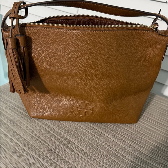 Tory Burch Handbags - Tory Burch Tan Leather Shoulder Bag